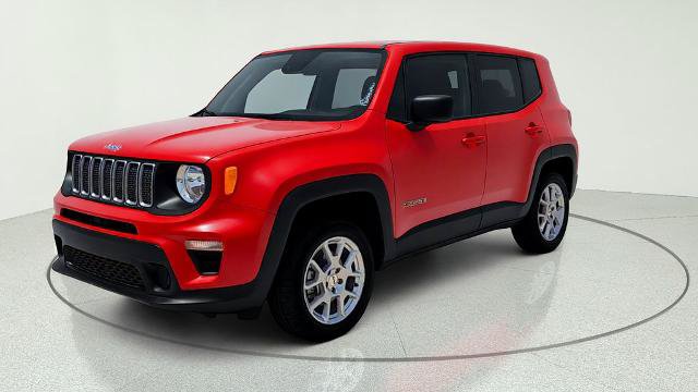 Used 2023 Jeep Renegade Latitude AWD/4WD image 3