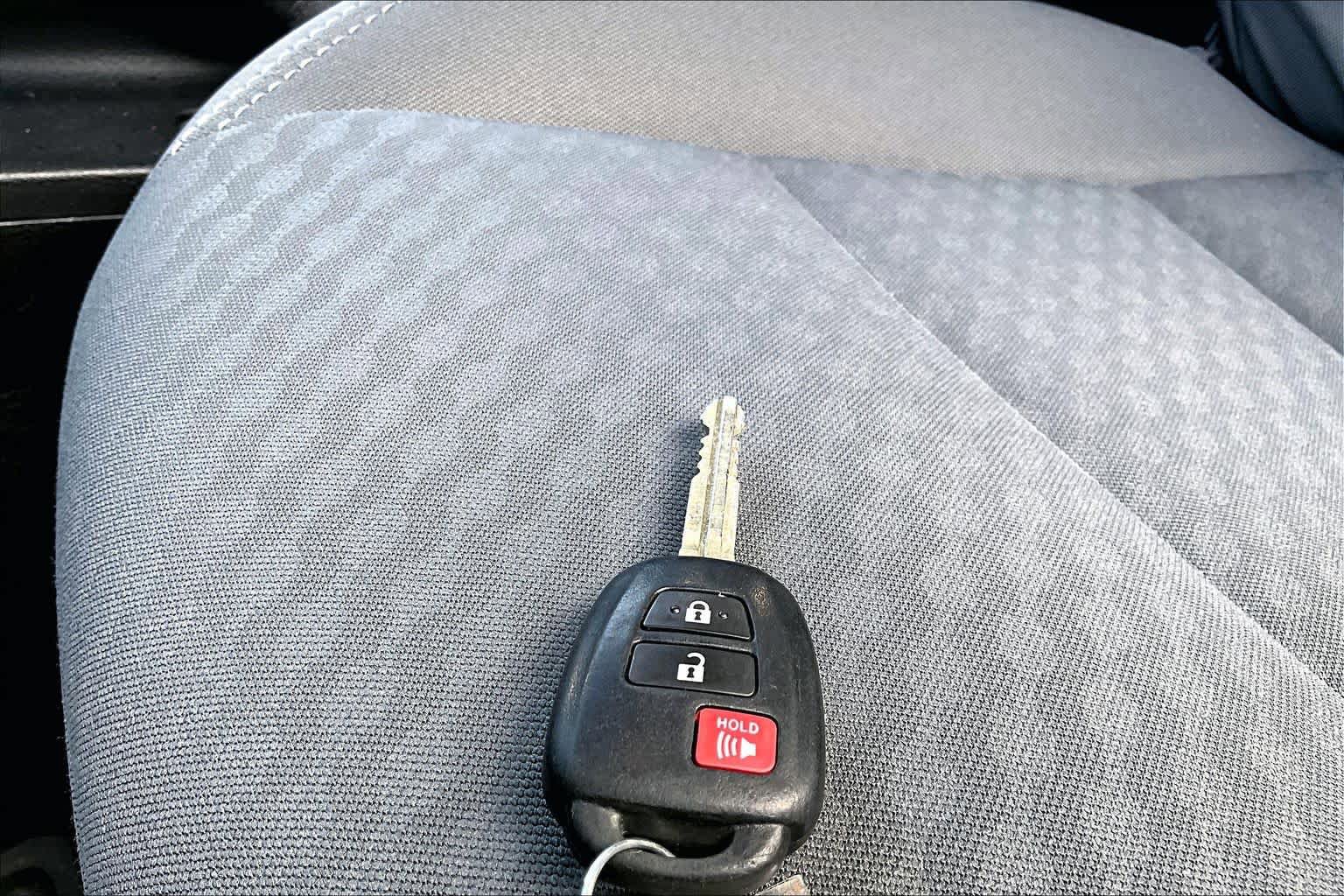 Used 2021 Toyota Tacoma SR w/ SR Convenience Package RWD image 15