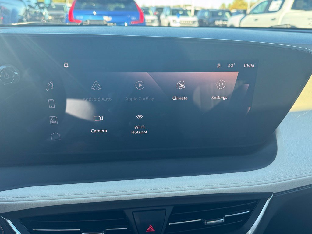 Used 2024 Buick Encore GX Avenir w/ Avenir Technology Package FWD image 18