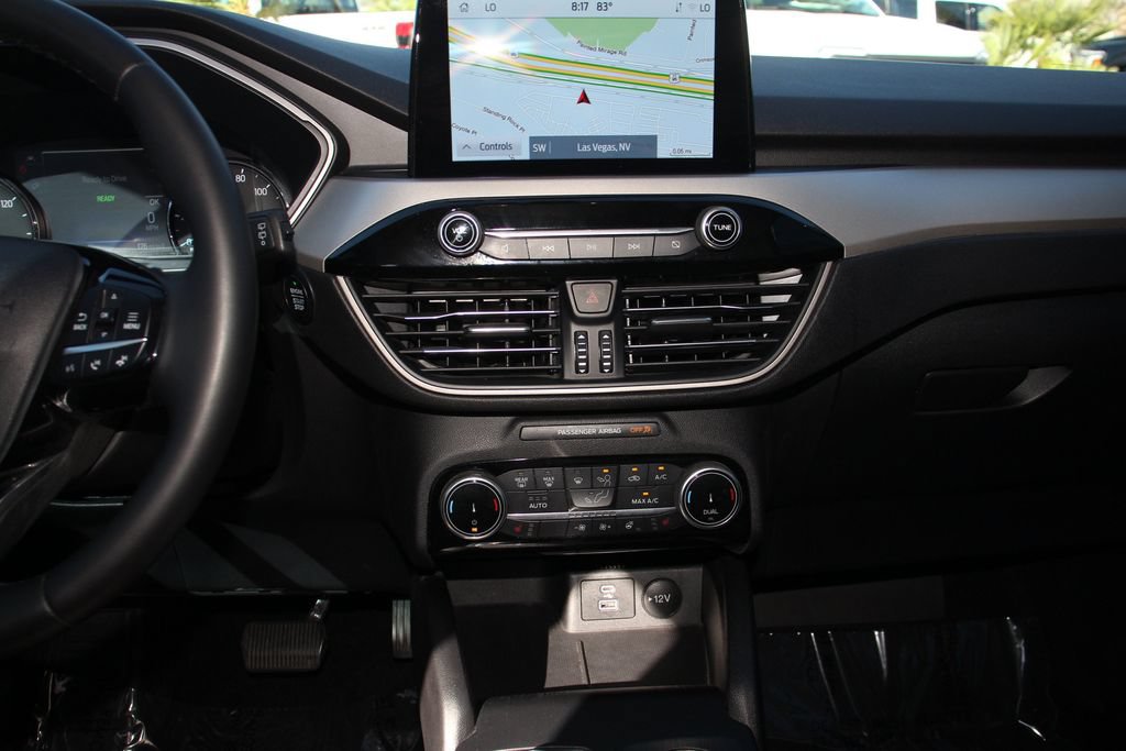 Certified 2022 Ford Escape SE w/ SE Sport Appearance Package FWD image 18