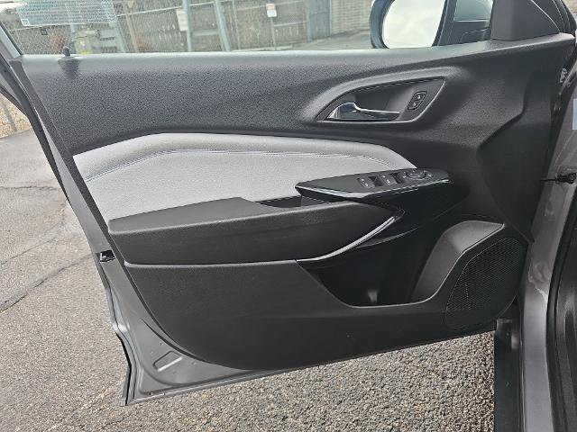 Used 2025 Chevrolet Trax LT w/ LT Convenience Package FWD image 25