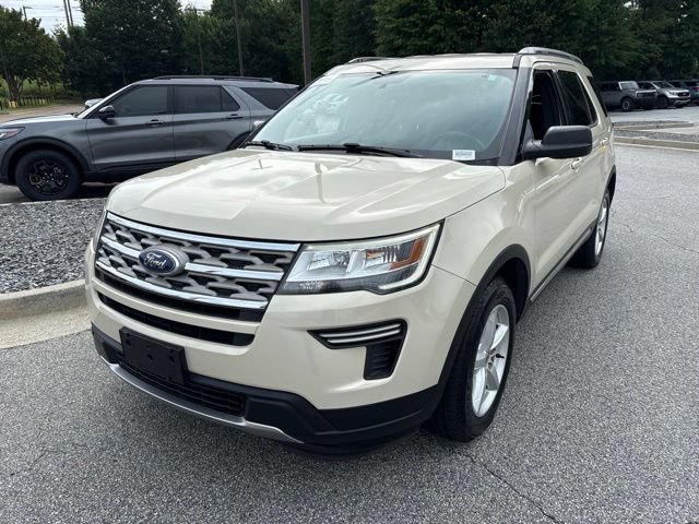 Certified 2018 Ford Explorer XLT FWD image 4