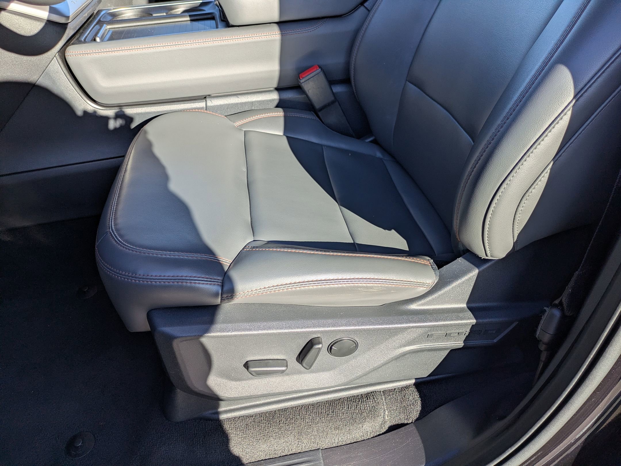 Certified 2025 Ford Expedition Active AWD/4WD image 13
