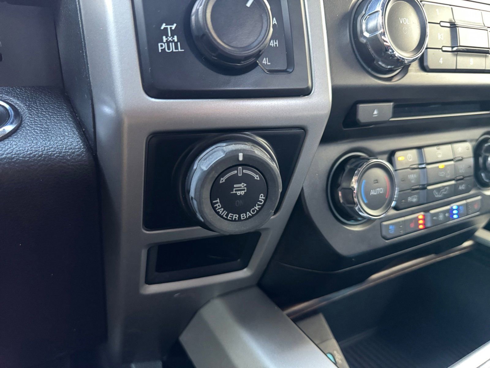 Certified 2018 Ford F150 Lariat image 23