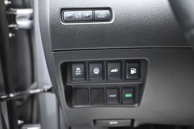 Used 2020 Nissan Rogue SV FWD image 11