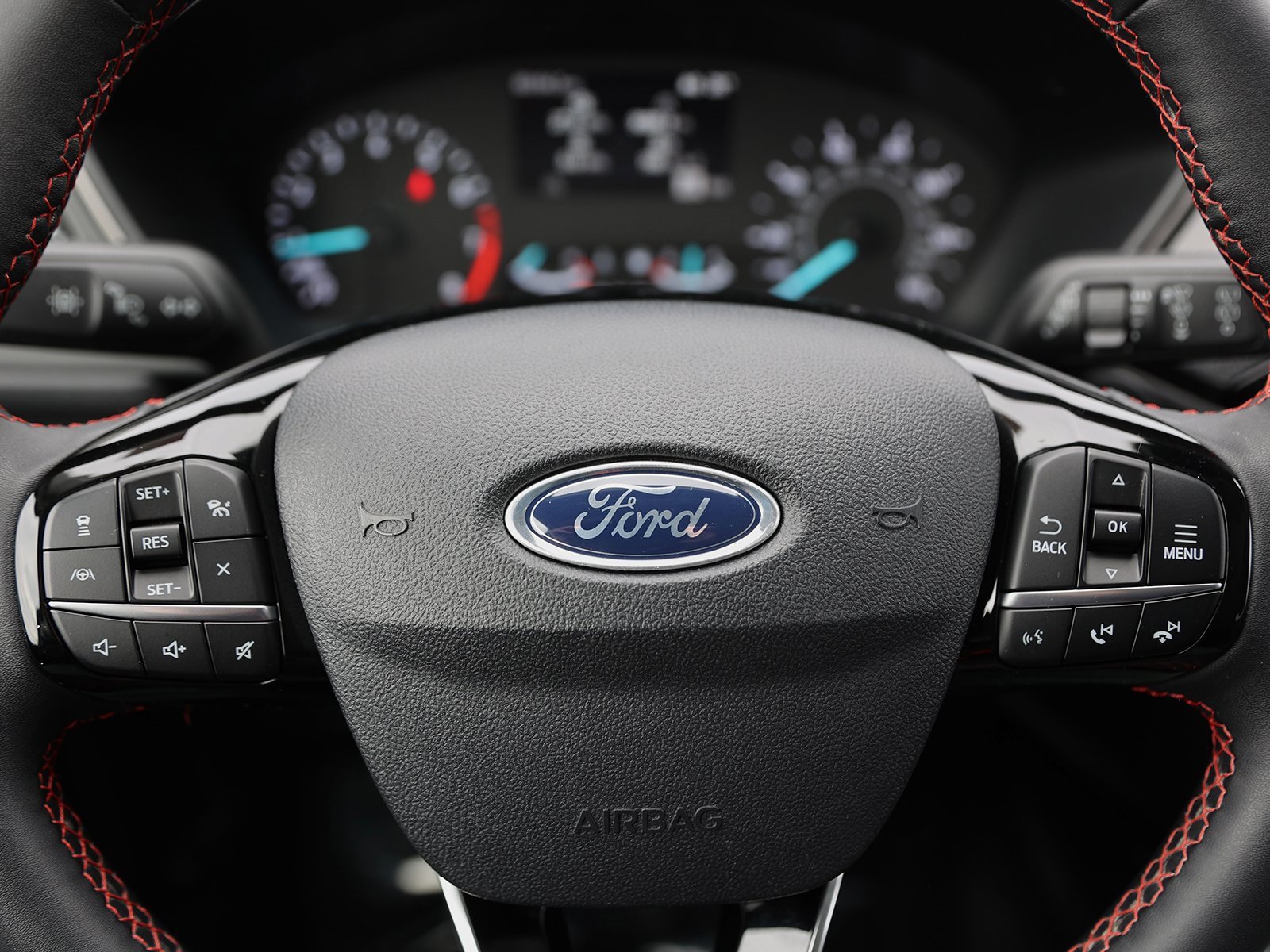 Certified 2022 Ford Escape SEL w/ SEL Stealth AWD Package image 38