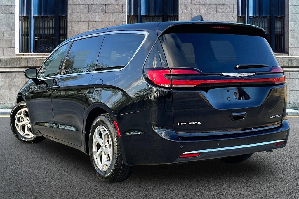 Used 2024 Chrysler Pacifica Limited FWD image 10