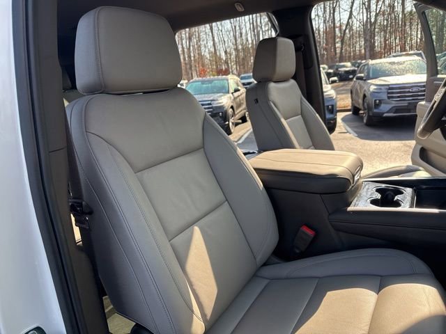 Used 2025 Chevrolet Tahoe Z71 w/ Comfort Package image 25