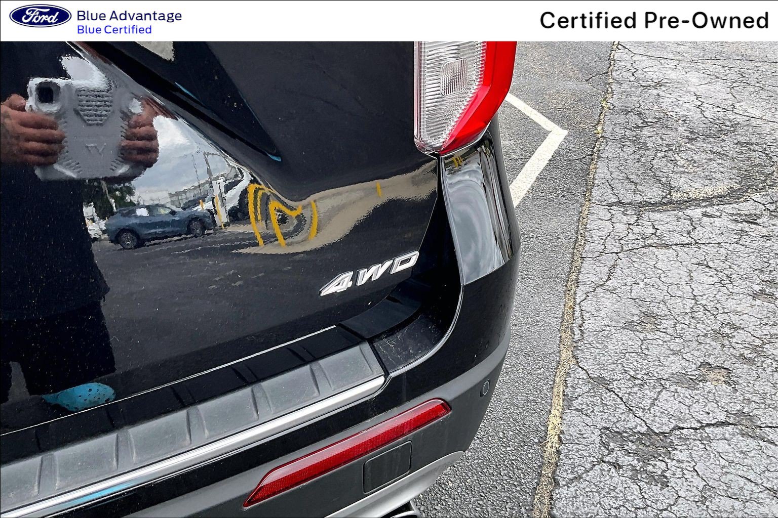 Certified 2022 Ford Explorer Platinum w/ Equipment Group 601A AWD/4WD image 8