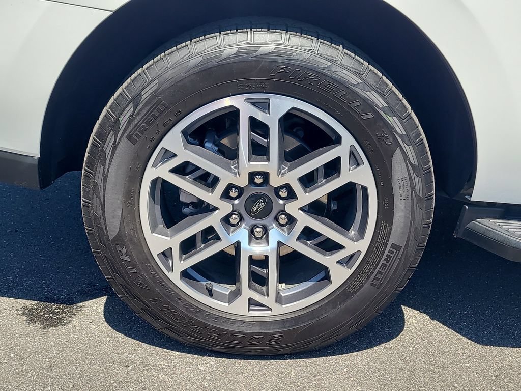 Certified 2025 Ford Expedition Active AWD/4WD image 5
