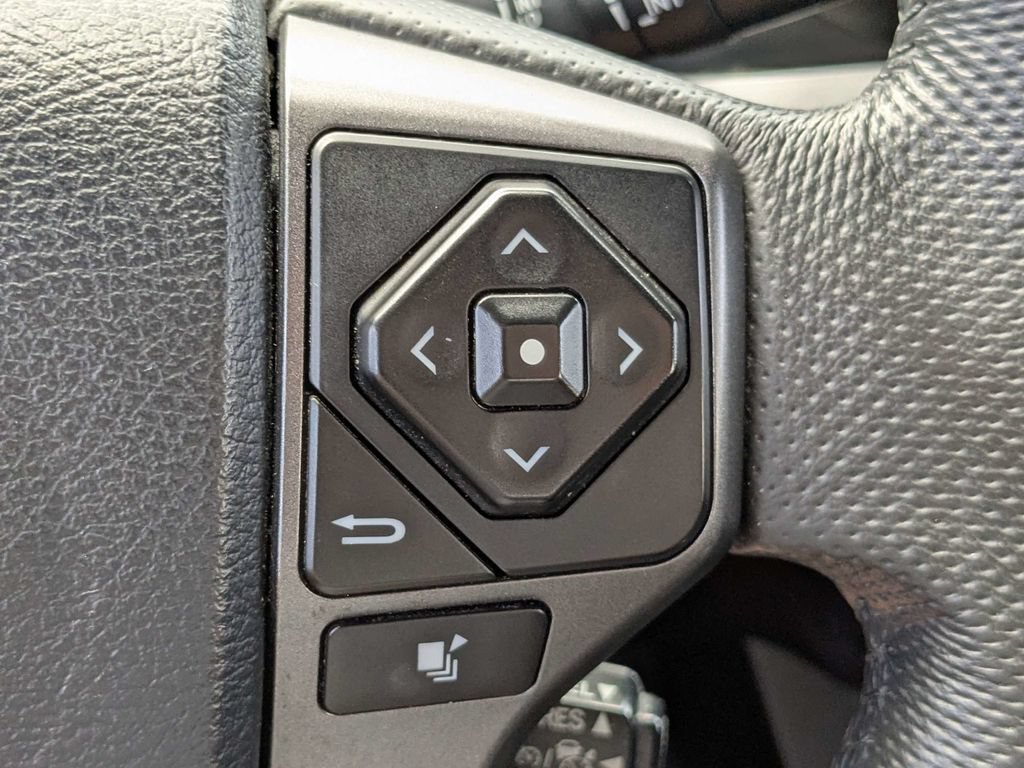 Used 2018 Toyota Tacoma TRD Sport RWD image 26