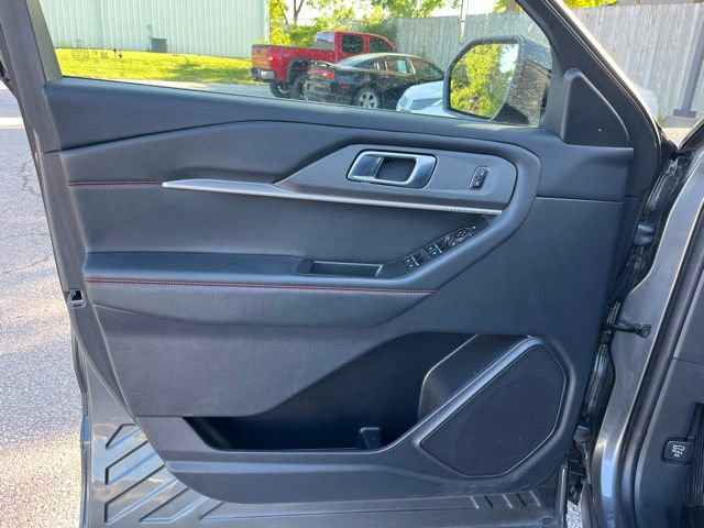 Certified 2025 Ford Explorer ST-Line AWD/4WD image 11
