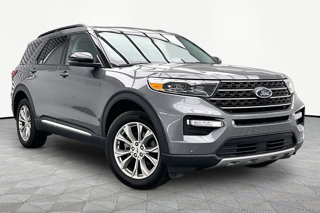 Certified 2024 Ford Explorer XLT w/ Equipment Group 202A AWD/4WD image 12