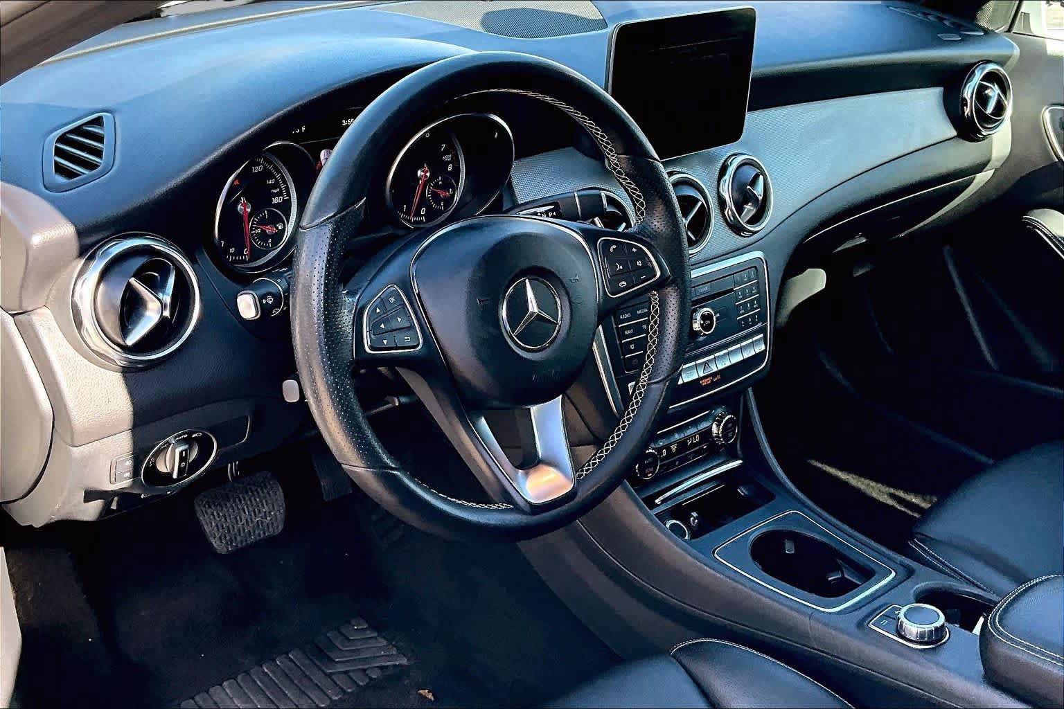 Used 2018 Mercedes-Benz GLA 250 4MATIC image 18