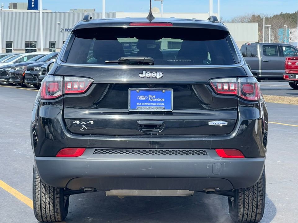 Used 2024 Jeep Compass Latitude AWD/4WD image 3