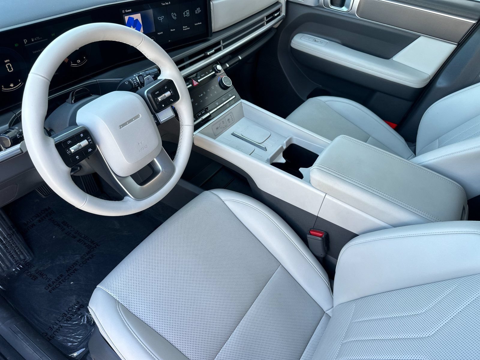 Used 2025 Hyundai Santa Fe SEL FWD image 9