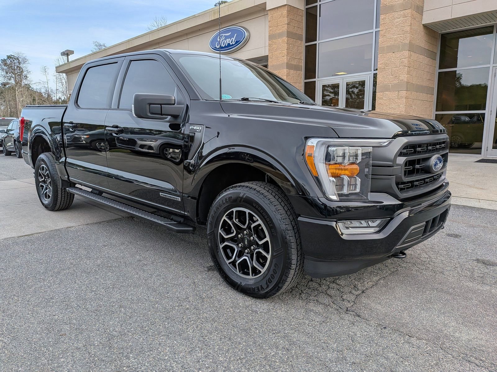 Certified 2023 Ford F150 XLT w/ Equipment Group 302A High image 8