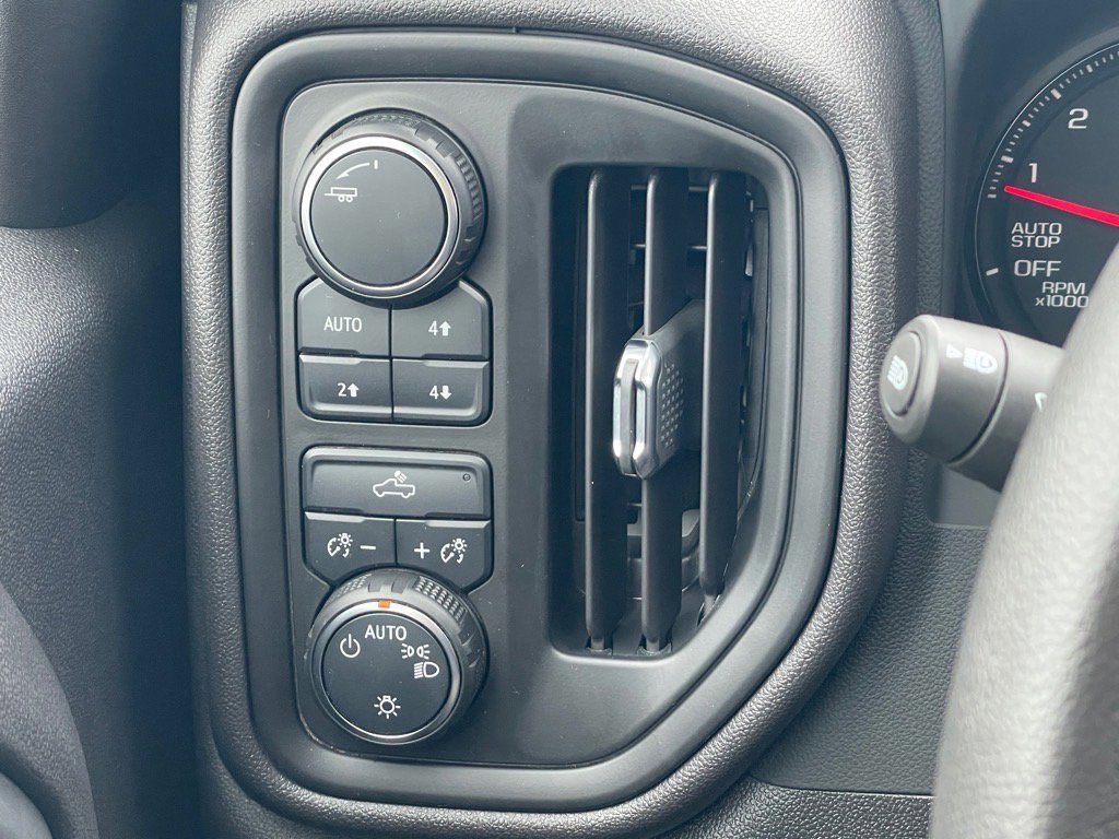 Used 2024 Chevrolet Silverado 1500 Custom Trail Boss w/ Dark Appearance Package image 18