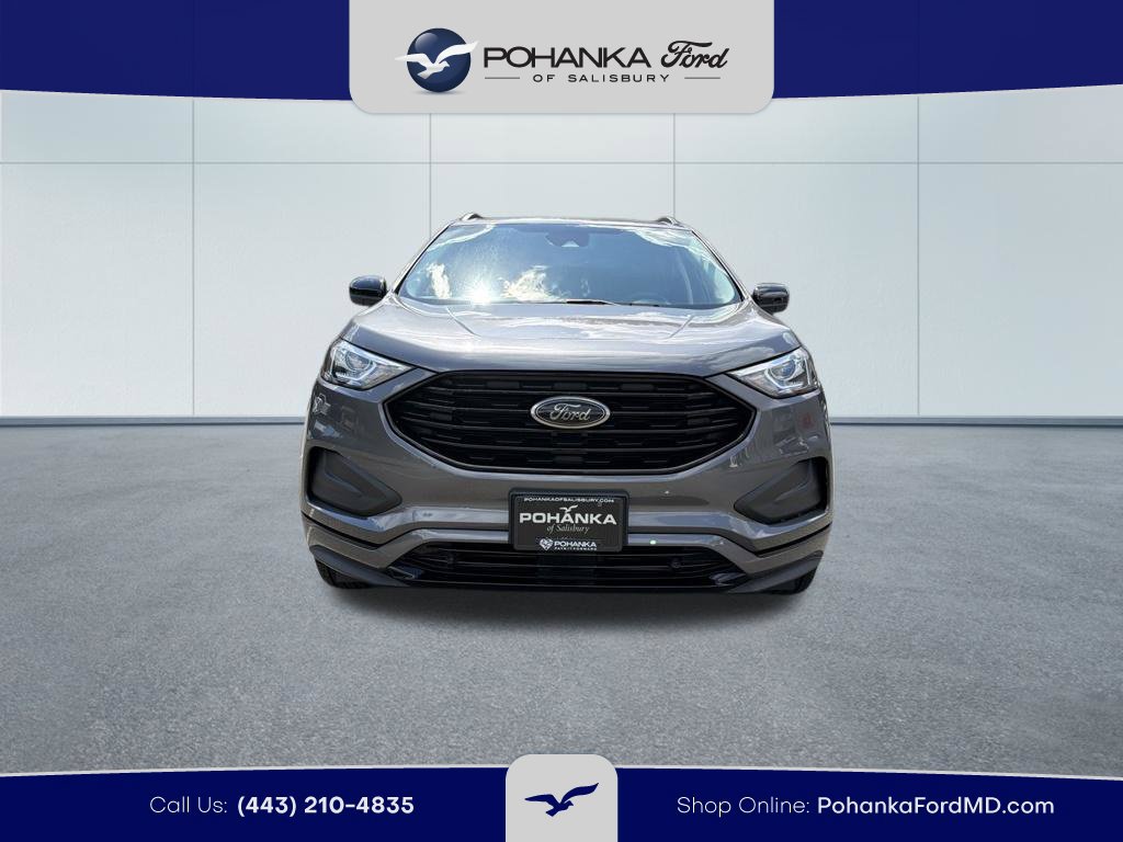 Certified 2022 Ford Edge SE w/ Black Appearance Package AWD/4WD image 3