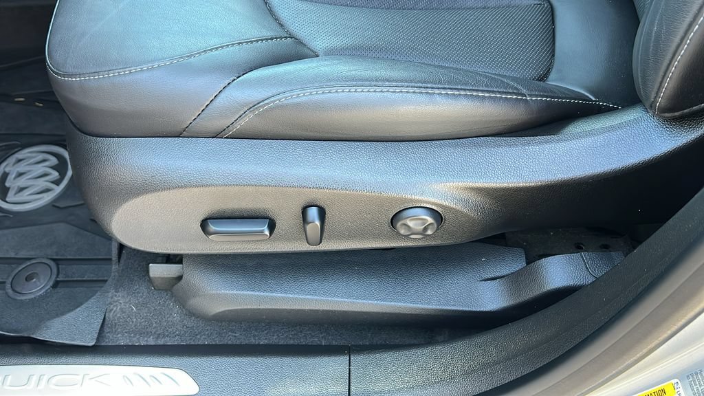 Used 2019 Buick Envision Essence AWD/4WD image 16