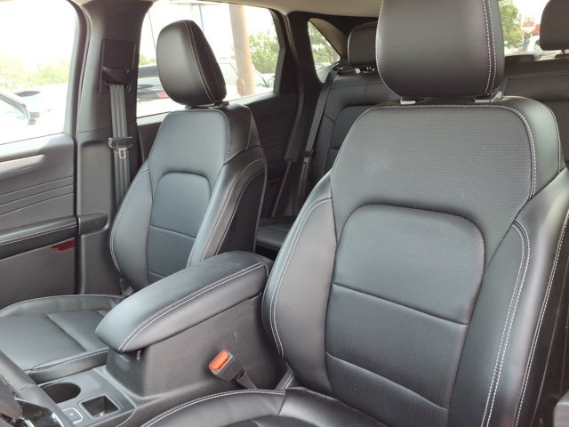 Certified 2024 Ford Escape Platinum AWD/4WD image 3