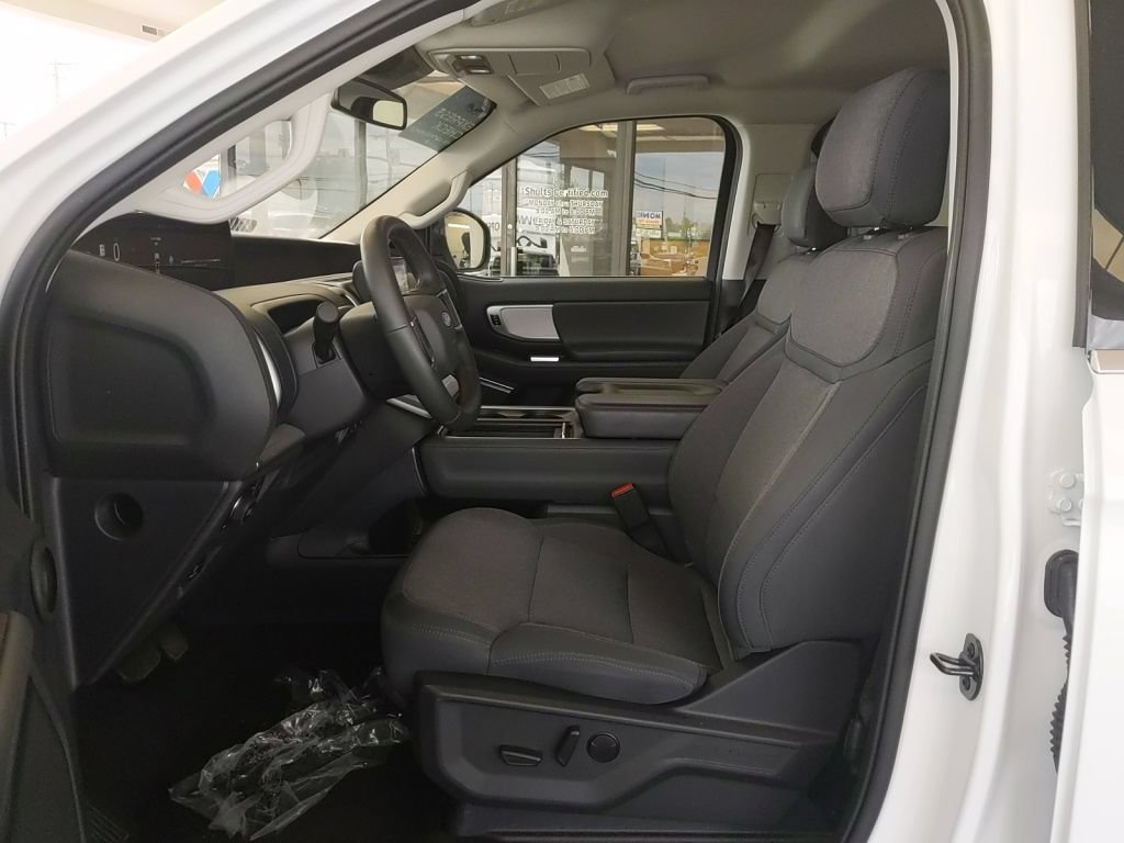 Certified 2025 Ford Expedition Active AWD/4WD image 12