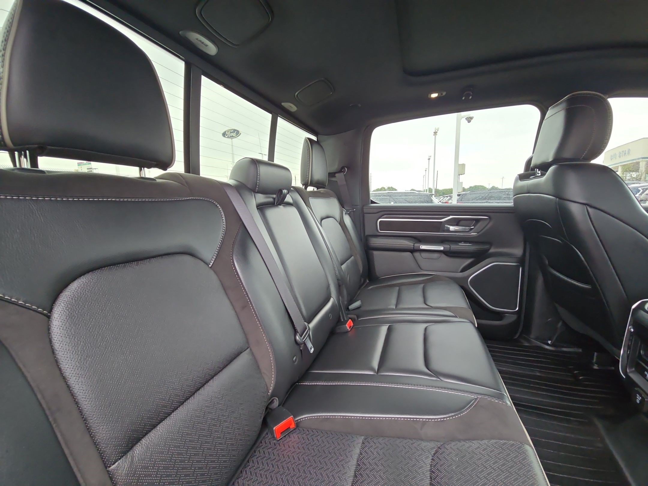 Used 2023 RAM 1500 Laramie AWD/4WD image 31