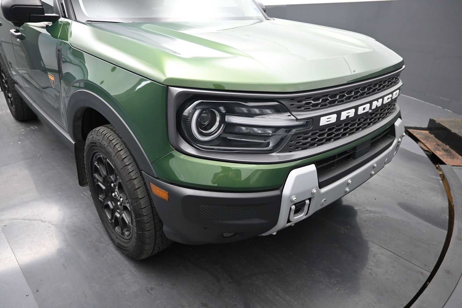 Certified 2025 Ford Bronco Sport Badlands w/ Badlands Tech Package AWD/4WD image 31
