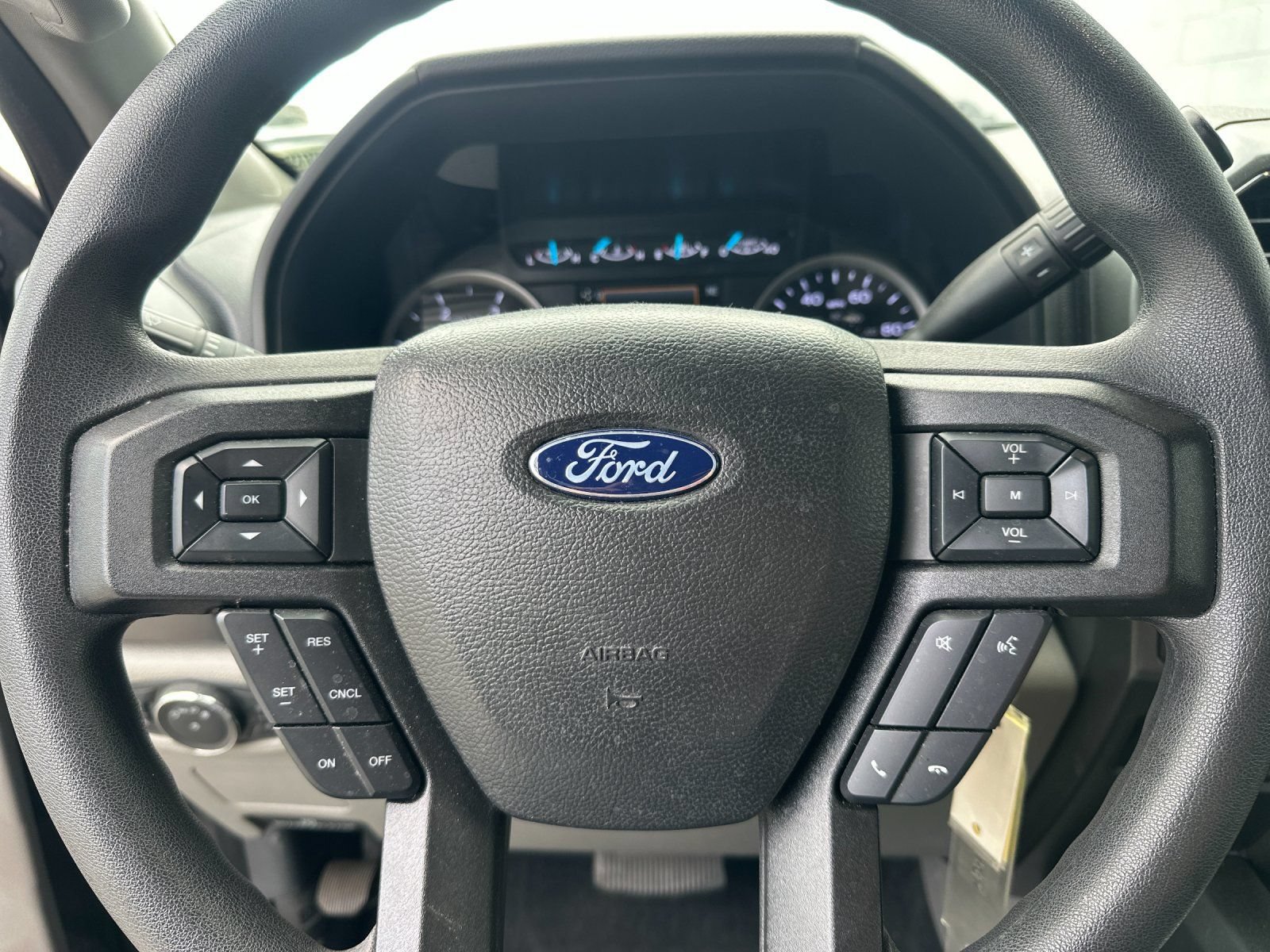 Certified 2022 Ford F250 XLT w/ Black Appearance Package AWD/4WD image 24