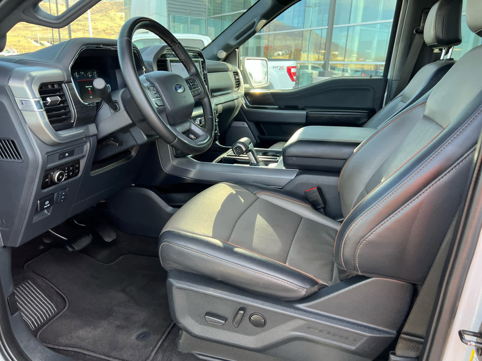 Certified 2025 Ford F150 Lariat w/ FX4 Off-Road Package image 28