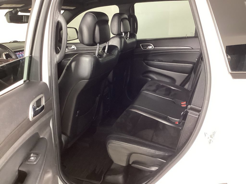 Used 2018 Jeep Grand Cherokee Altitude AWD/4WD image 30