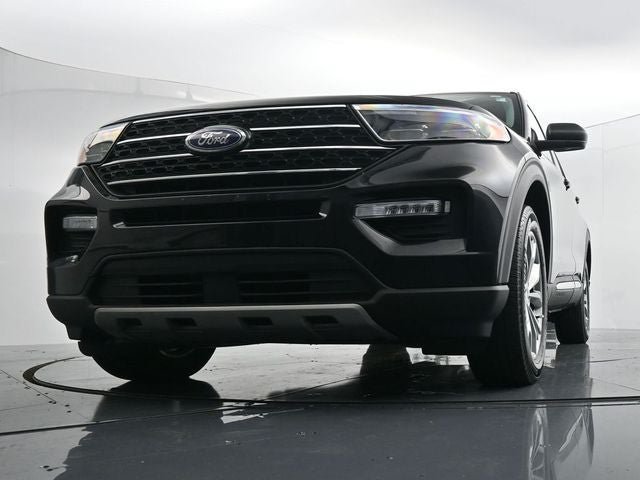 Certified 2023 Ford Explorer XLT w/ Equipment Group 202A AWD/4WD image 33