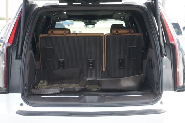 Used 2024 Cadillac Escalade ESV Premium Luxury w/ Performance Package AWD/4WD image 35