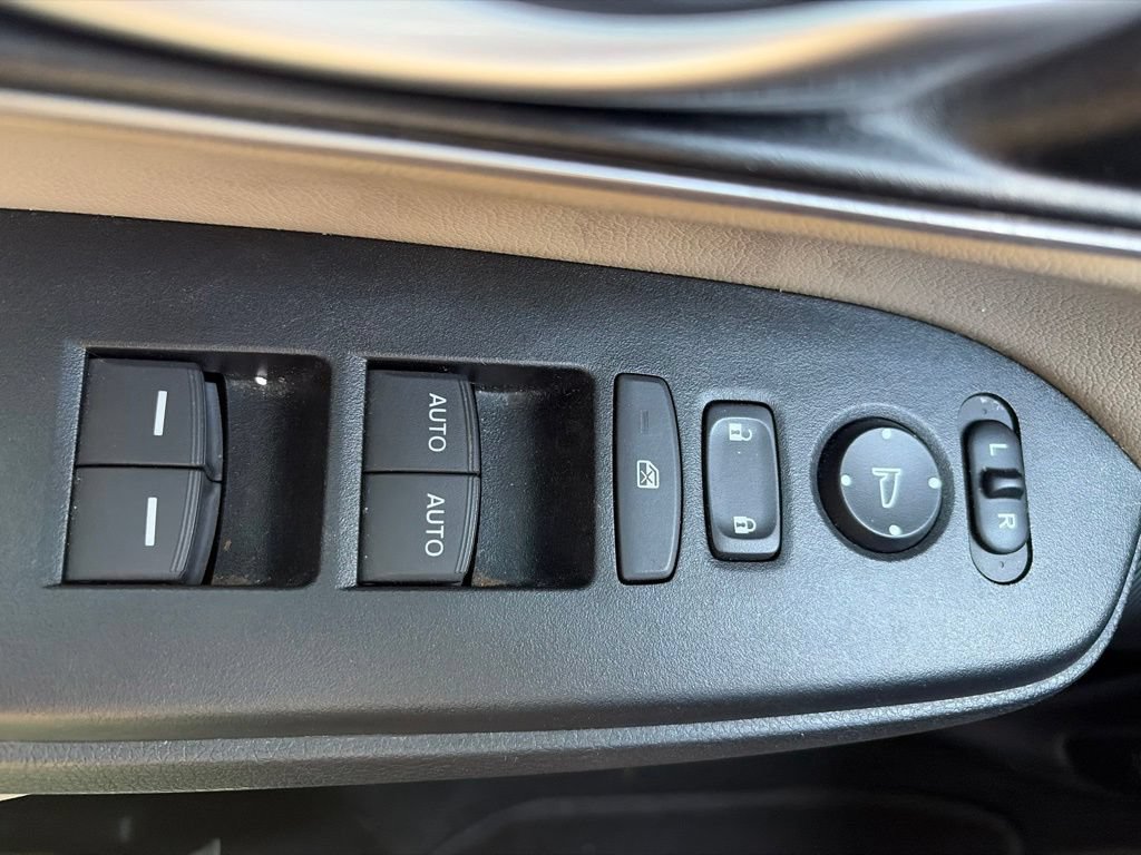 Used 2018 Honda CR-V Touring image 17