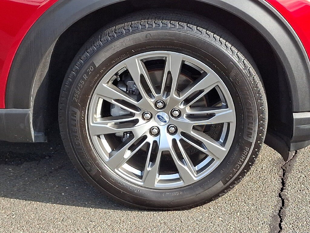 Certified 2025 Ford Explorer Platinum AWD/4WD image 8