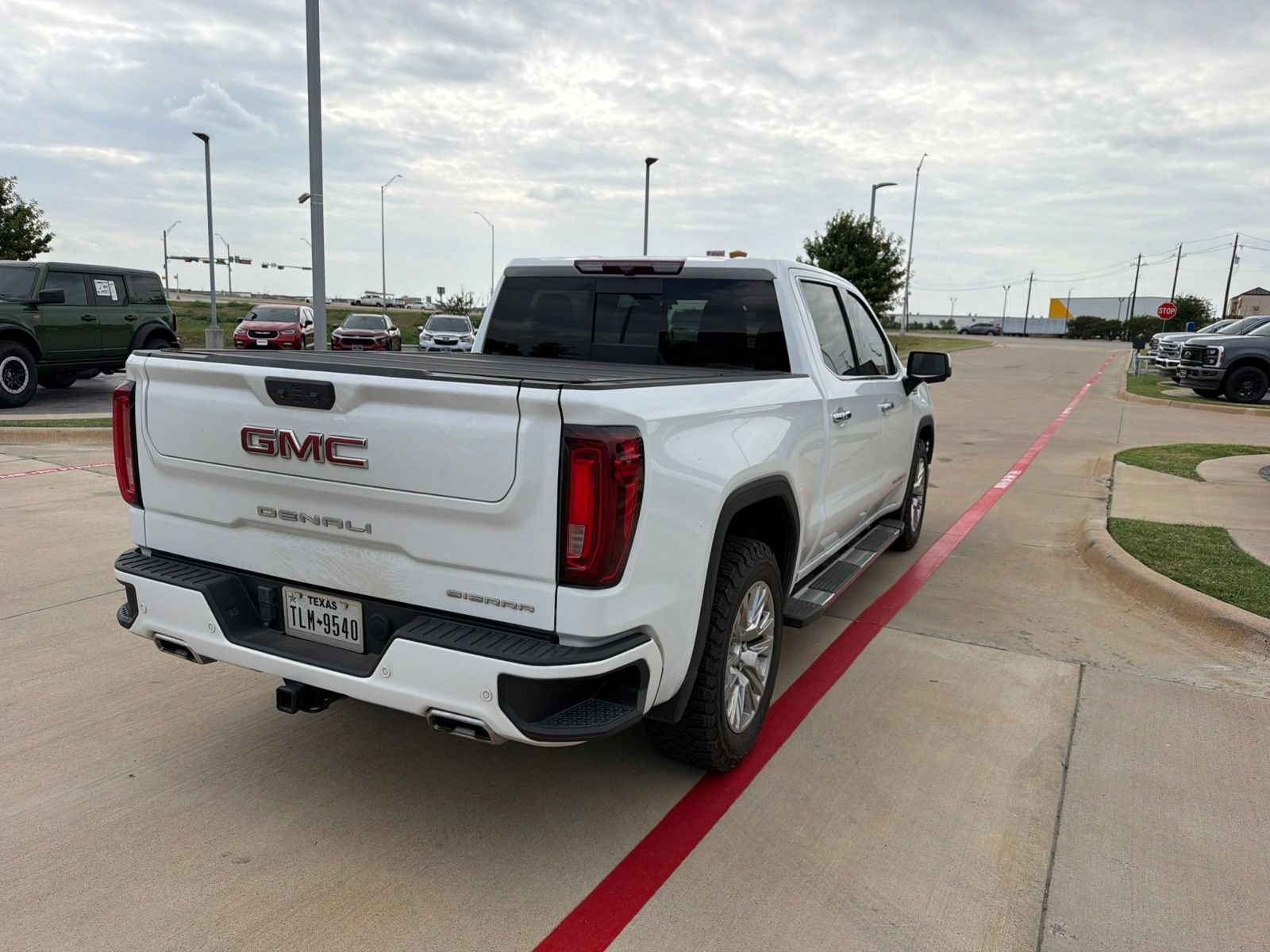 Used 2023 GMC Sierra 1500 Denali RWD image 9