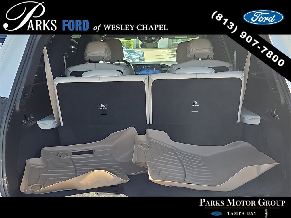 Used 2024 Mercedes-Benz GLS 450 4MATIC image 9