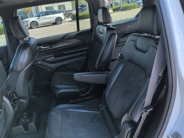 Used 2023 Jeep Grand Cherokee L Laredo AWD/4WD image 14