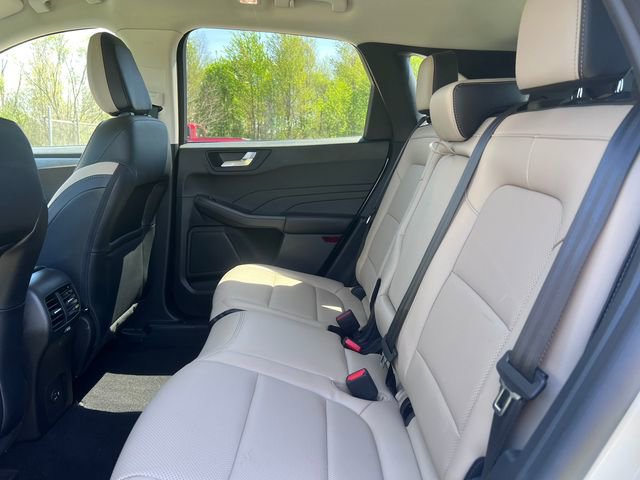 Certified 2022 Ford Escape Titanium FWD image 4