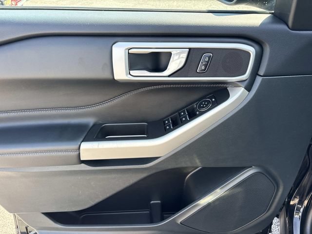 Certified 2023 Ford Explorer XLT RWD image 25
