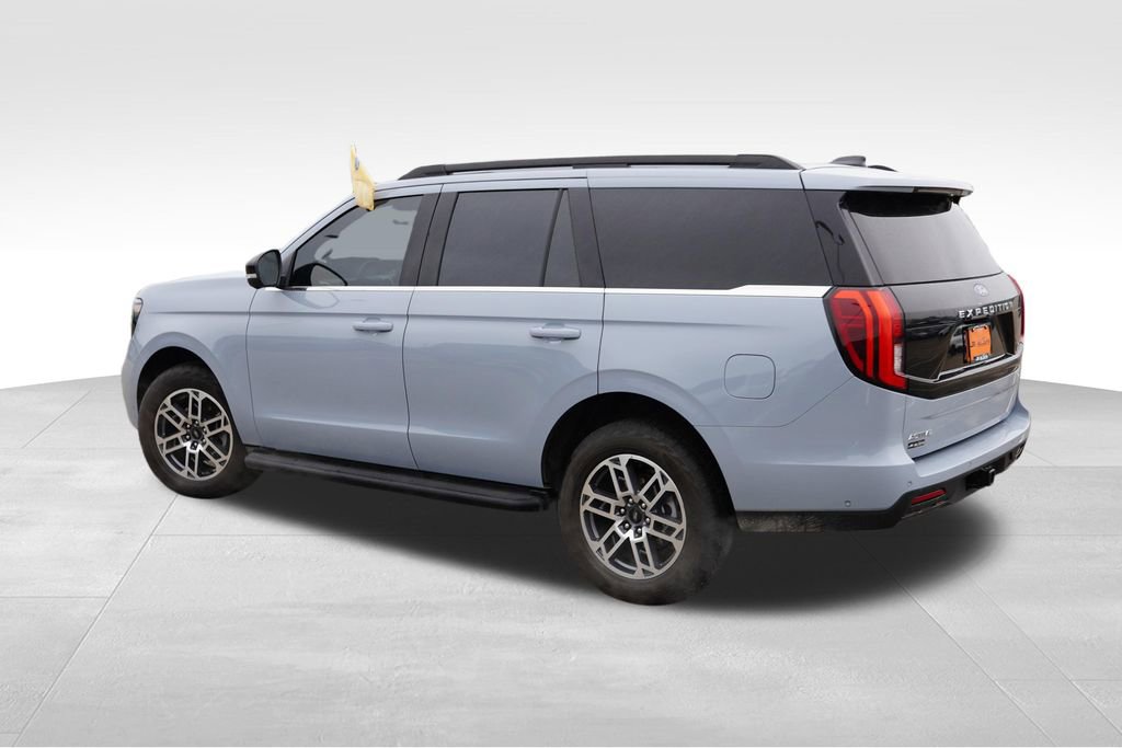 Certified 2025 Ford Expedition Active AWD/4WD image 8