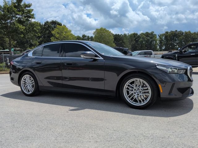 Used 2024 BMW 530i RWD image 2