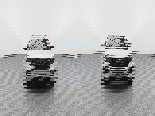 Certified 2022 Ford Explorer XLT w/ Equipment Group 202A image 8