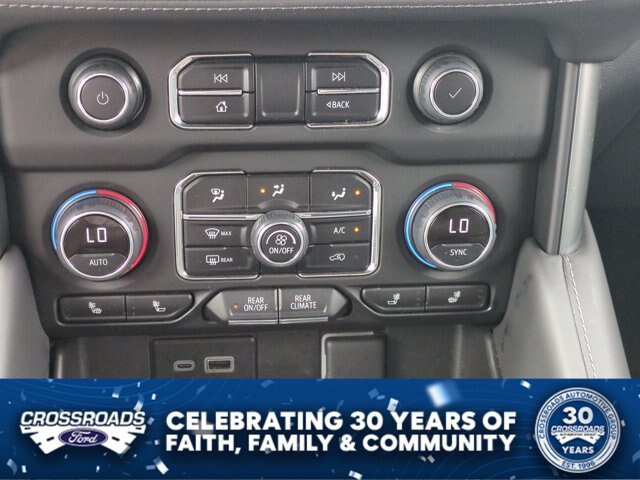 Used 2023 Chevrolet Tahoe Z71 w/ Luxury Package AWD/4WD image 26