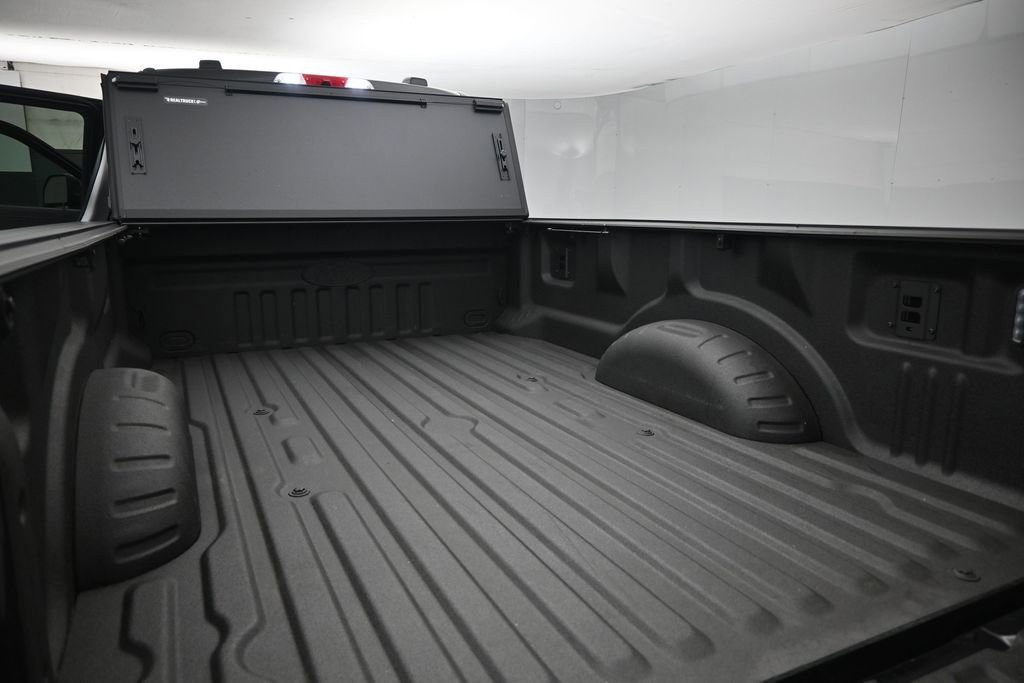 Certified 2025 Ford F350 Lariat w/ Black Appearance Package AWD/4WD image 9