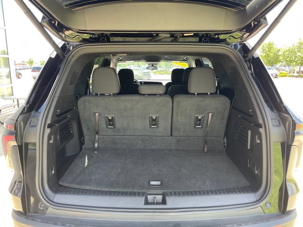 Used 2024 Chevrolet Traverse LT AWD/4WD image 14