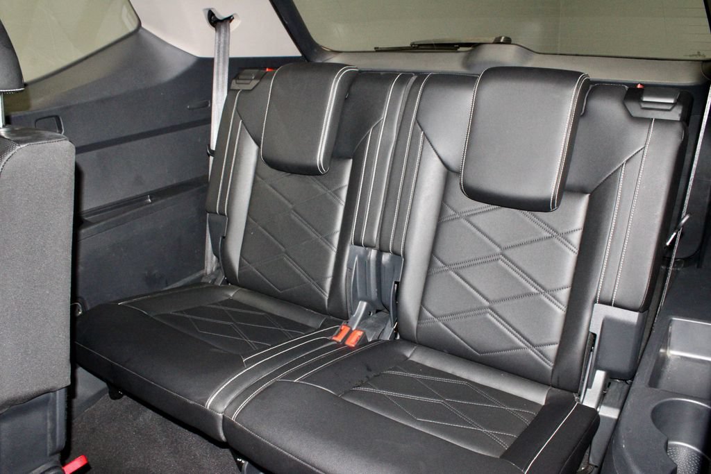 Used 2025 Volkswagen Atlas SE AWD/4WD image 23