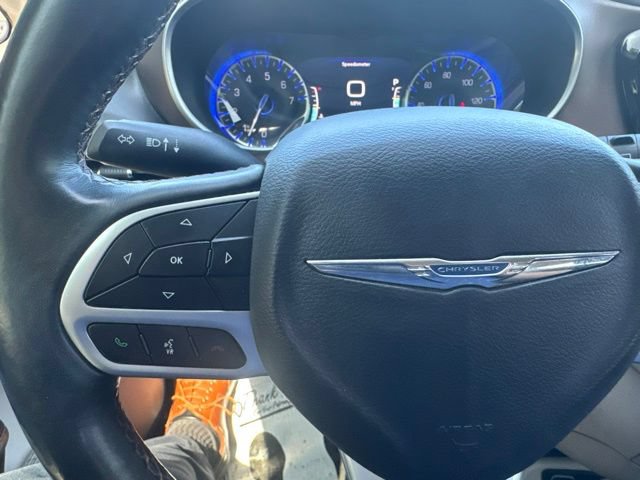 Used 2018 Chrysler Pacifica Touring-L Plus w/ Tire & Wheel Group FWD image 20