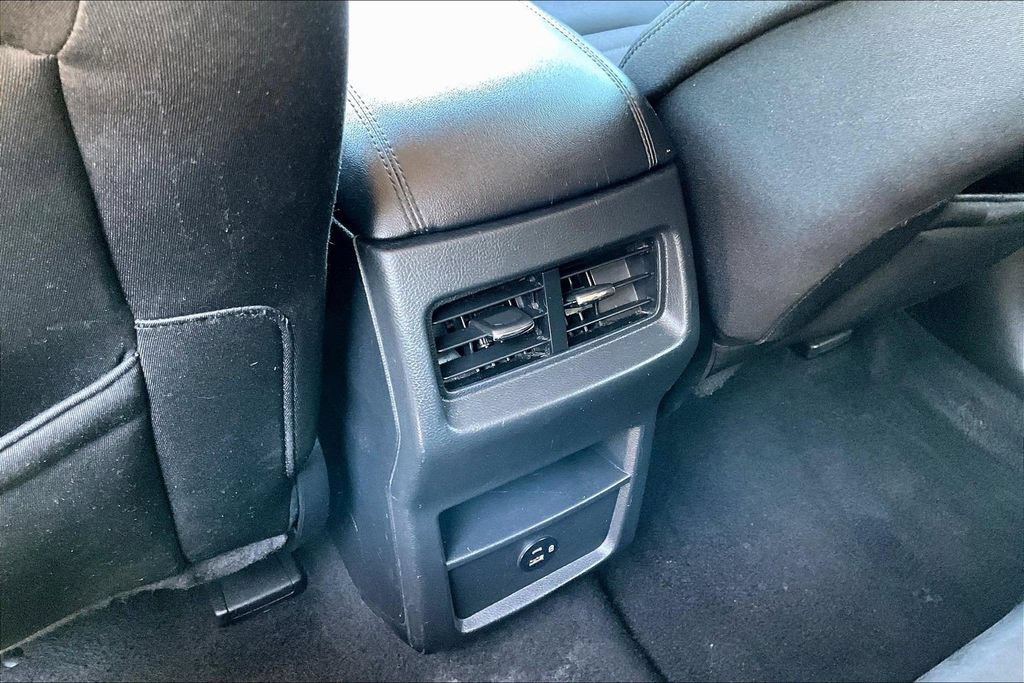 Certified 2021 Ford Edge SE FWD image 12