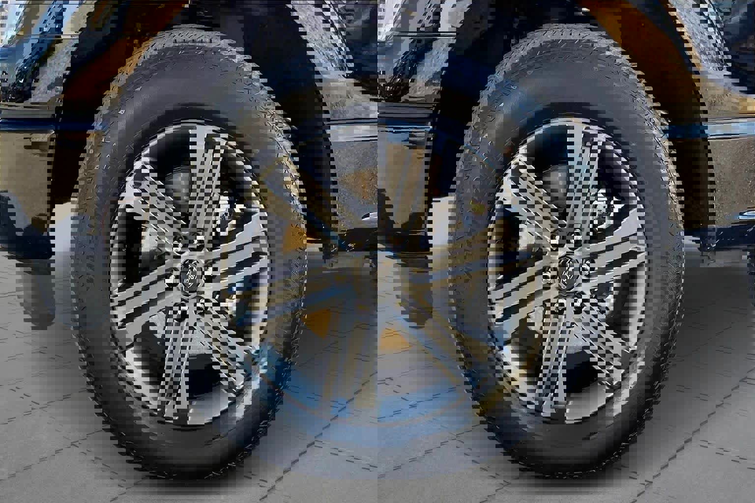 Certified 2023 Ford F150 Lariat w/ Equipment Group 502A High image 11